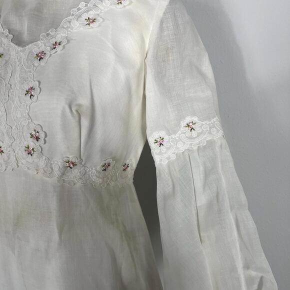 Vintage 1970's Wedding Dress White Pink Rose Details Prairie Cottage Modest - Picture 6 of 15